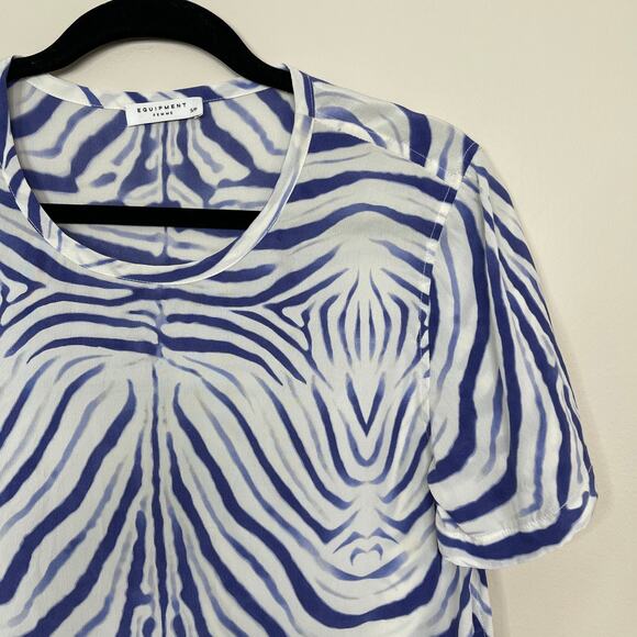 Equipment Small S Bright White Blue Silk Riley Endangered Tee Multi Tiger Stripe - Picture 3 of 10